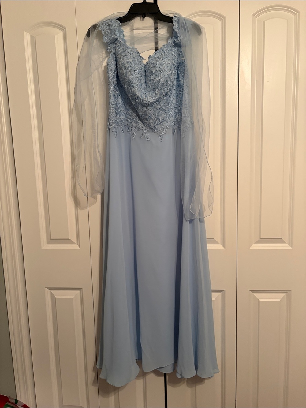 Dancing Queen Light Blue Lace Applique Prom Dress
